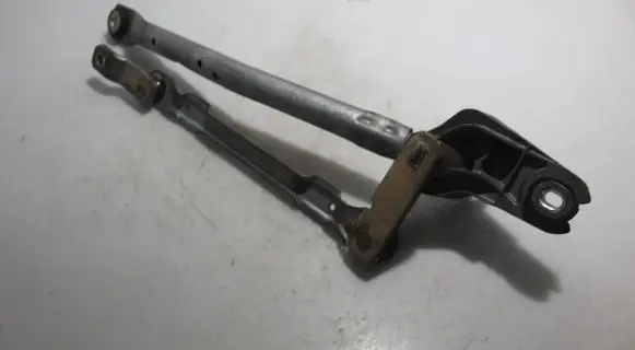 Peugeot 107 Front wiper linkage 