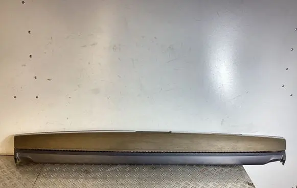 Dashboard glove box trim