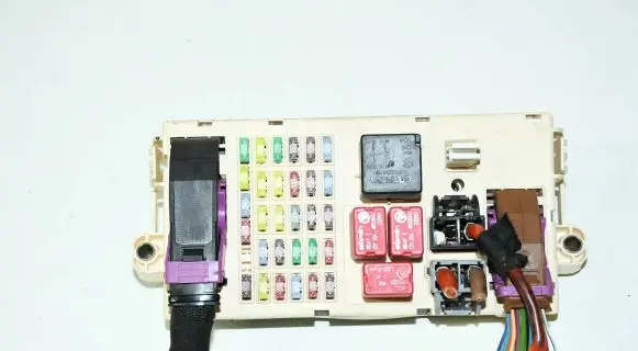 Alfa Romeo 159 Fuse module 60686059