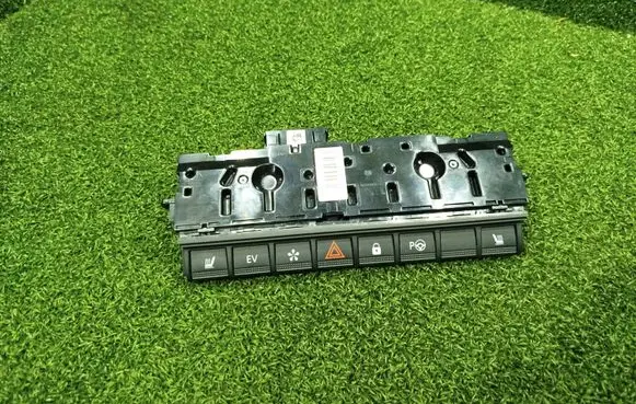Renault Arkana Hazard light switch 283E87543R