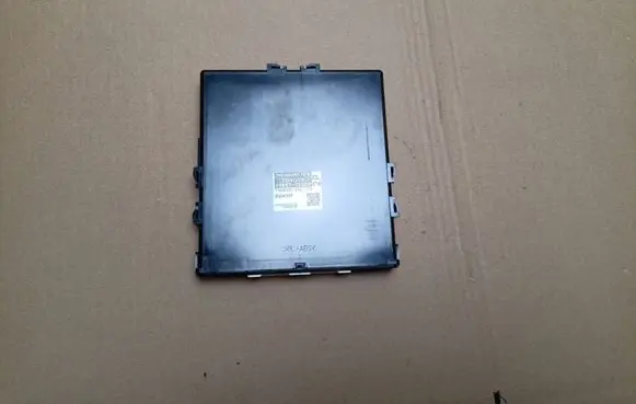 Toyota Sienna XL30 III Voltage converter/converter module 89681-08020