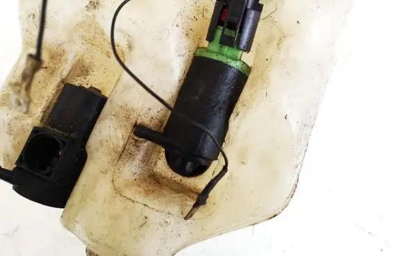 Subaru Outback Windscreen/windshield washer pump