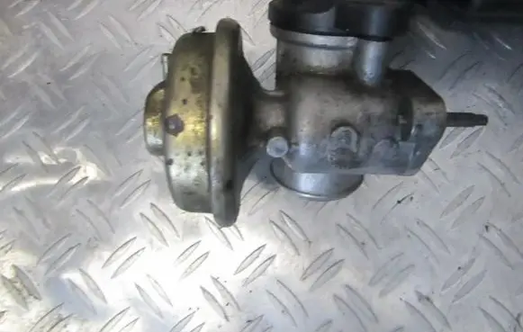 Ford Mondeo Mk III EGR valve 2S7Q9D475BB 185B03P