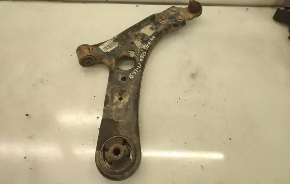 KIA Pro Cee'd II Front lower control arm/wishbone