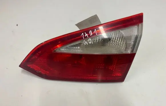 Ford Focus Tailgate rear/tail lights BM5113A602