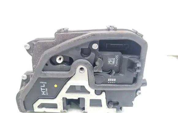 BMW 3 E90 E91 Rear door lock 7060295