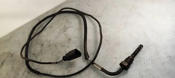 Volkswagen Phaeton Exhaust gas temperature sensor 059906088AD