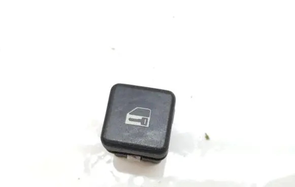 BMW 5 E39 Central locking switch button 8360828