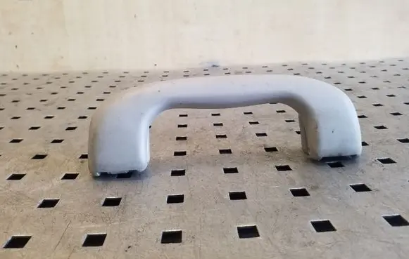Chevrolet Orlando Front interior roof grab handle