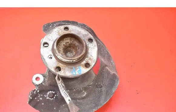 Front wheel hub spindle knuckle