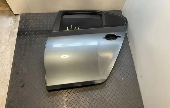 BMW 5 E60 E61 Rear door