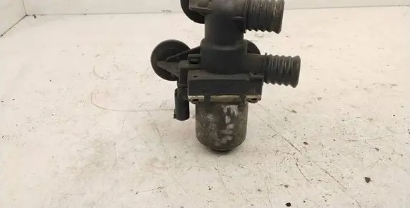 BMW 3 E46 Coolant heater control valve 8369805 1147412144