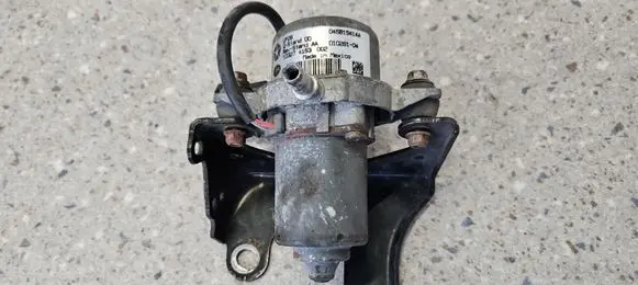 Chrysler Town u0026 Country V Vacuum pump 04581541AA