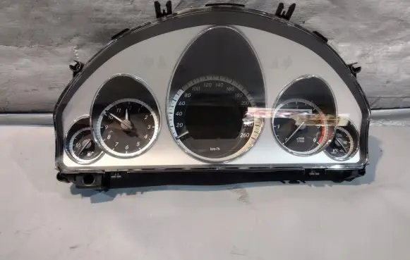 Mercedes-Benz E W212 Speedometer (instrument cluster) A2129004904