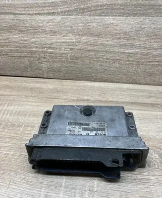 Peugeot 406 Engine control unit/module 9624519580 0281001262