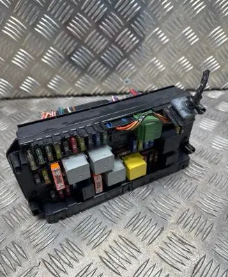 Mercedes-Benz C W204 SAM control unit A2129006624 A2129024408 A2129015004