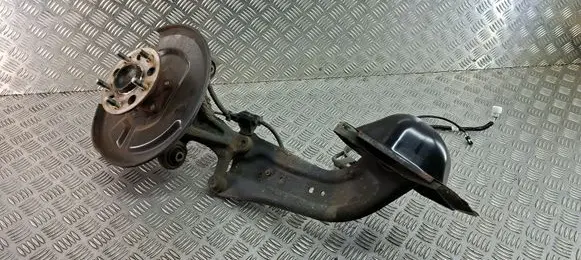 Toyota C-HR I Rear wheel hub spindle/knuckle
