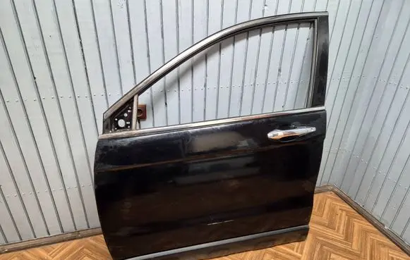 Honda CR-V Front door
