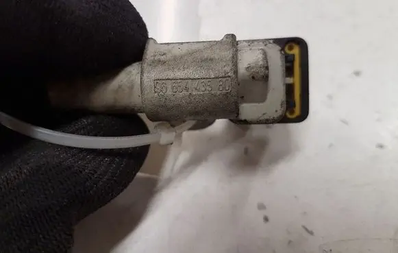 Volvo V50 Camshaft position sensor 9665443580