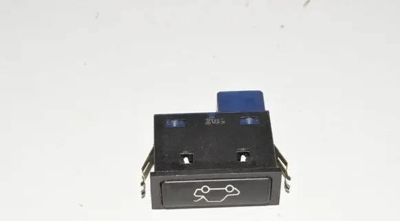 Tailgate opening switch