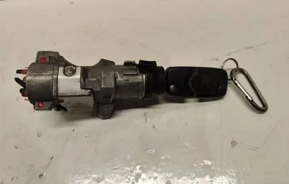 Audi A4 S4 B6 8E 8H Ignition lock 4B0905851F 8Z0837231D