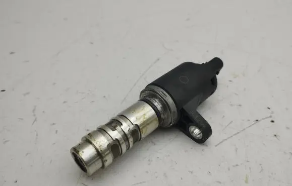 Volkswagen Golf VIII Camshaft vanos timing valve 104E906455AC