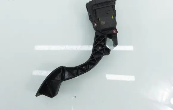 Ford Focus Accelerator throttle pedal 6PV00864101 4M519F836AH
