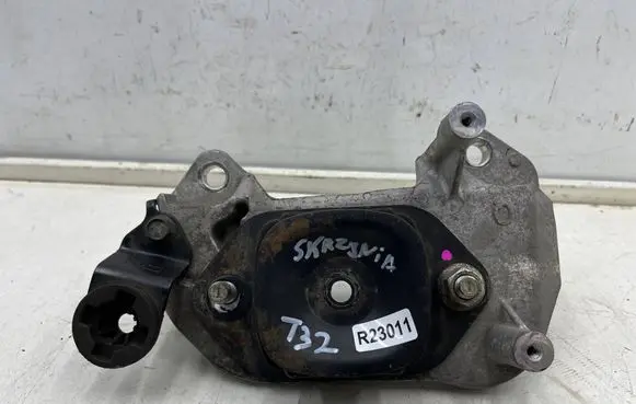Nissan Rogue Gearbox mounting bracket 112204bb0a