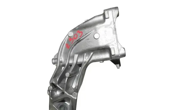 Mercedes-Benz CLS W257 Engine mounting bracket A2642233400