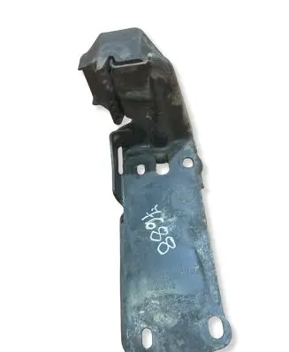 BMW 3 E90 E91 Radiator mount bracket 7117812