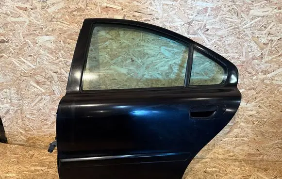 Volvo S60 Rear door