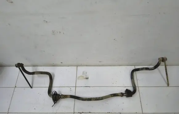 Toyota Avensis T250 Front anti-roll bar/sway bar
