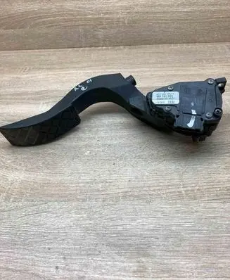 Audi A4 S4 B6 8E 8H Accelerator throttle pedal 8E1721523 6PV008376