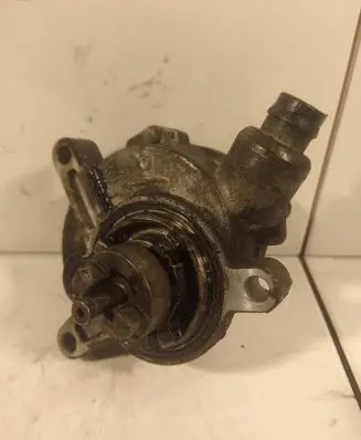 Volvo XC90 Vacuum pump 30731825