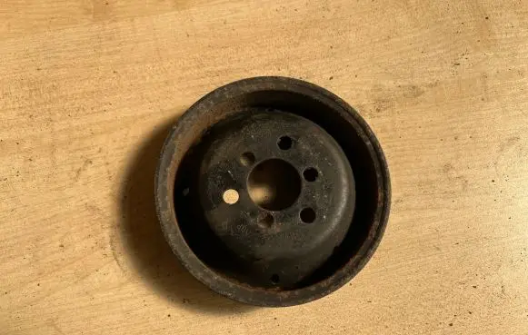 Audi A4 S4 B5 8D Power steering pump pulley 058145255C