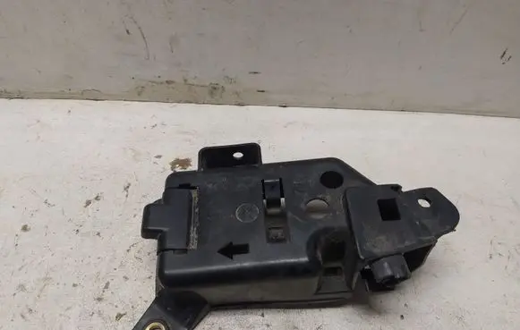 Peugeot 2008 II Other engine bay part 9813491180