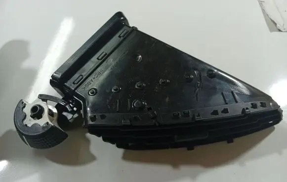 Ford C-MAX II Dash center air vent grill 