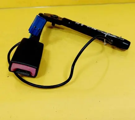 Mazda 3 I Front seatbelt buckle G5548A