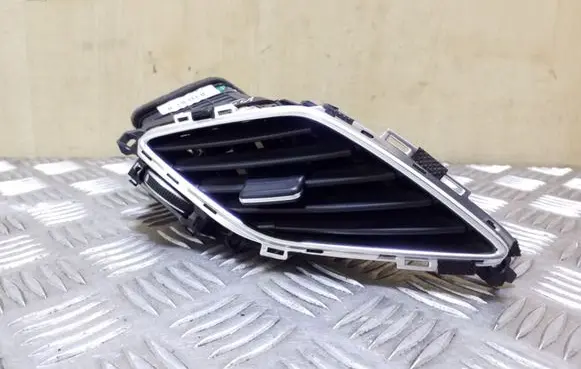 Hyundai i40 Dash center air vent grill 974103Z000