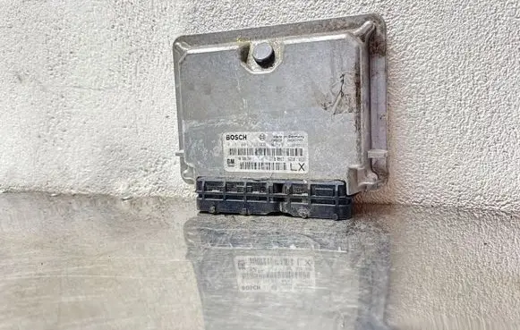 Opel Frontera B Engine control unit/module 0281001793 90589740 28SA3740