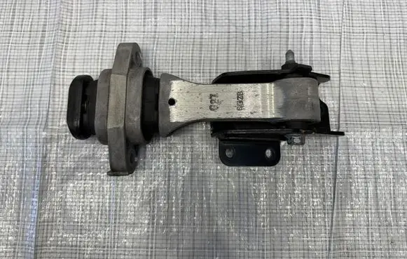 KIA Sorento IV Gearbox mount 