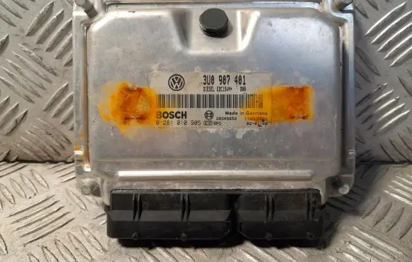 Skoda Superb B5 (3U) Engine control unit/module 3U0907401