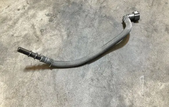 Nissan Qashqai Fuel main line pipe