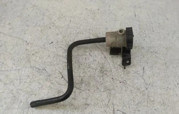 Chrysler PT Cruiser Brake fluid reservoir 