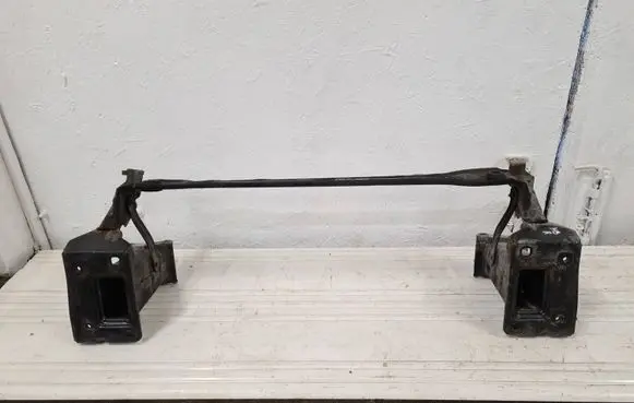Mercedes-Benz R W251 Bottom radiator support slam panel 