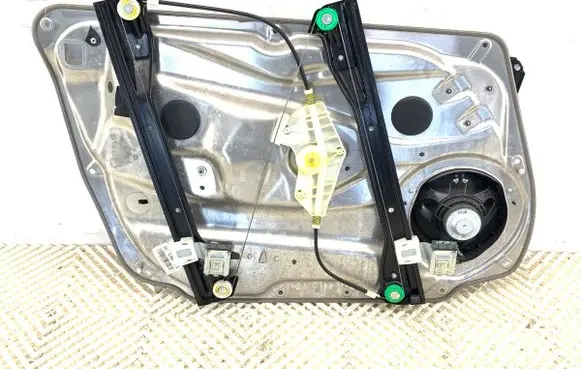 Mercedes-Benz GLK (X204) Front door window regulator with motor 