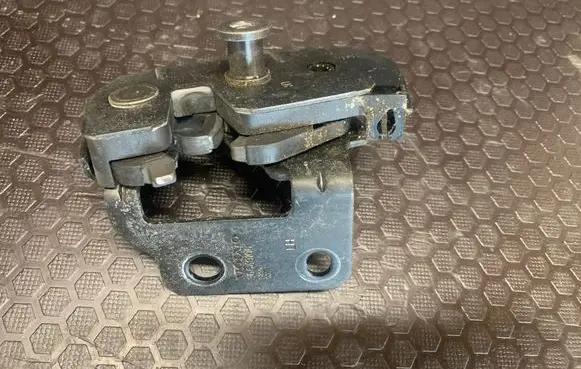 Volvo XC90 Tailgate/trunk/boot lock/catch/latch 30649106