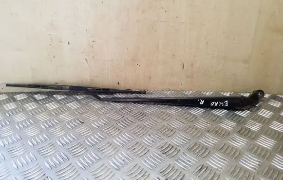 Toyota Corolla E120 E130 Front wiper blade arm 8521102110B