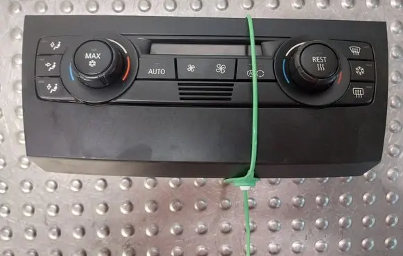 BMW 3 E90 E91 Climate control unit 9110610