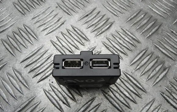 Seat Leon (5F) EUR ISO radio connector 5Q0035726L